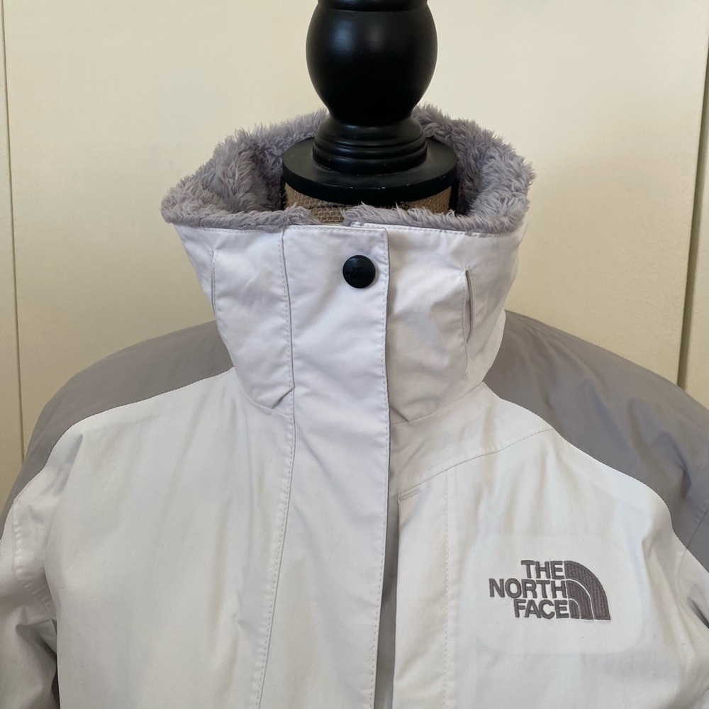 The North Face Women's White & Light Gray Ski Jacket with Removable Hood - Picture 15 of 16